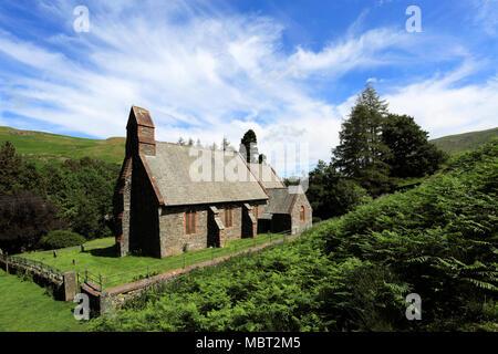 Sommer Blick über St. Peters Kirche, Martindale, Nationalpark Lake District, Cumbria County, England, Großbritannien Stockfoto