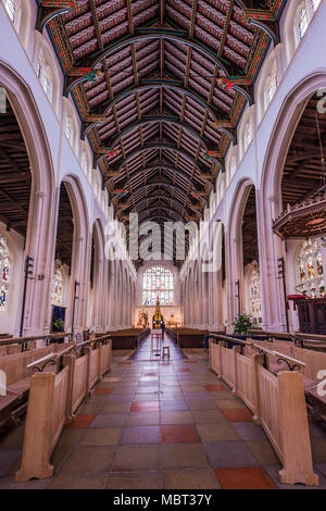 Kirchenschiff und Decke an der Kathedrale von St. Edmundsbury (aka St Edmund, St. James, St. Dennis) in Bury St Edmunds, England. Stockfoto