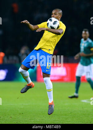 Freundschaftsspiel zwischen Deutschland und Brasilien, das Olympiastadion Berlin: fernandinho (BRA) Stockfoto