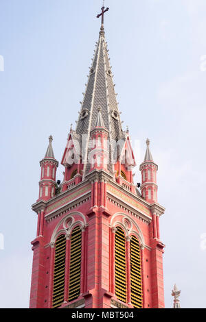 Tan Dinh Kirche, oder der Rosa Kirche, ein französisch-kolonialen Römisch-katholische Kirche, Ho Chi Minh City, Vietnam. Stockfoto