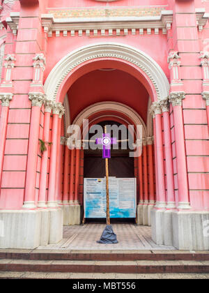 Tan Dinh Kirche, oder der Rosa Kirche, ein französisch-kolonialen Römisch-katholische Kirche, Ho Chi Minh City, Vietnam. Stockfoto