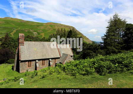 Sommer Blick über St. Peters Kirche, Martindale, Nationalpark Lake District, Cumbria County, England, Großbritannien Stockfoto