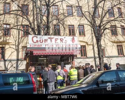 Günters einer berühmten Hot dog Kiosk in Vasastan, Stockholm von einigen behauptet, die besten Hot Dogs in Schweden zu haben, die Würstchen aus der ganzen Welt. Stockfoto