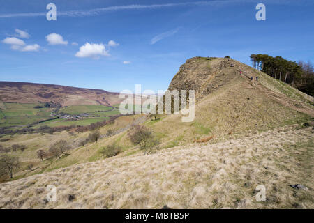 Die große Ridge zu Fuß Backtor Nook suchen mit Blick auf die edale Tal, Castleton, Peak District National Park Stockfoto