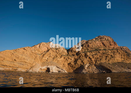 Sierra Helada Klippen aus dem Meer, Benidorm, Alicante, Spanien, Europa Stockfoto