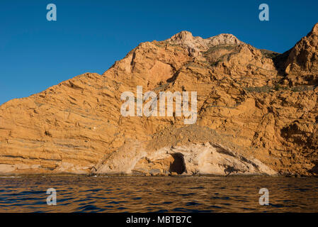 Sierra Helada Klippen aus dem Meer, Benidorm, Alicante, Spanien, Europa Stockfoto