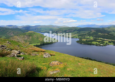 Anzeigen von Ullswater von Arthurs Hecht fiel, Martindale, Nationalpark Lake District, Cumbria County, England, Großbritannien Stockfoto