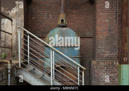 Alte Maschine im Landschaftspark Nord in Duisburg, Deutschland Stockfoto