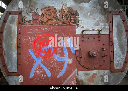 Rusty industrielle Tank im Vintage Landschaftspark Duisburg in Deutschland Stockfoto