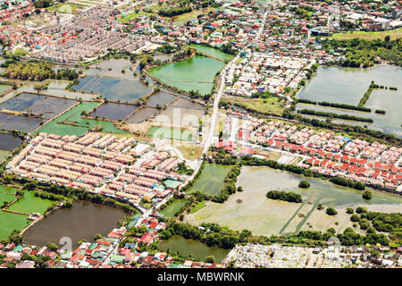 Manila Vorort, Blick aus dem Flugzeug, Philippinen Stockfoto