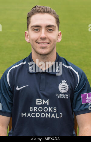 London, Großbritannien. 11 Apr, 2018. Tom Spitze von Middlesex County Cricket Club in der blauen Royal London eintägige Kit. Quelle: David Rowe/Alamy leben Nachrichten Stockfoto