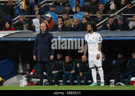 Madrid, Madrid, Spanien. 11 Apr, 2018. Zinedine Zidane während der UEFA Champions League runde Viertel Finale zweite Bein Fußballspiel zwischen Real Madrid und Juventus Turin im Stadion Santiago Bernabeu. Credit: Manu Reino/SOPA Images/ZUMA Draht/Alamy leben Nachrichten Stockfoto