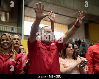 Caracas, Venezuela, 11. April 2018. Der ehemalige Vizepräsident und Chef der Regierungspartei Diosdado Cabello, beteiligt sich in einem Akt der Unterstützung für die Wiederwahl von Präsident Nicolás Maduro, in der Sucre Gemeinde, östlich von Caracas. Credit: Marcos Salgado/Alamy leben Nachrichten Stockfoto