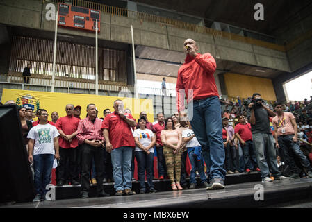 Caracas, Venezuela, 11. April 2018. Der Gouverneur des Staates Miranda, Héctor Rodríguez, nimmt an einer Veranstaltung in der Stadt Sucre, östlich von Caracas, zugunsten der Wiederwahl von Präsident Nicolás Maduro. Credit: Marcos Salgado/Alamy leben Nachrichten Stockfoto