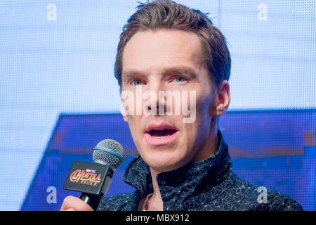 Seoul, Südkorea. 12. April 2018. Benedict Cumberbatch, Apr 12, 2018: ein Mitglied der neuen Film 'Avengers: Infinity Krieg', Benedict Cumberbatch nimmt an einer Pressekonferenz in Seoul, Südkorea. Der dritte Film in der "Avengers"-Serie wird geöffnet werden in Südkorea am 25. April. Quelle: Lee Jae-Won/LBA/Alamy leben Nachrichten Stockfoto