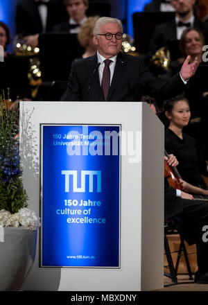 München, Deutschland. 12. April 2018. Deutsche Präsident Frank-Walter Steinmeier spricht bei einem Festakt zum 150-jährigen Jubiläum der Technischen Universität München (TUM). König Ludwig II. gegründet der Polytechnischen Schule München am 12. April 1868. Foto: Sven Hoppe/dpa Quelle: dpa Picture alliance/Alamy leben Nachrichten Stockfoto