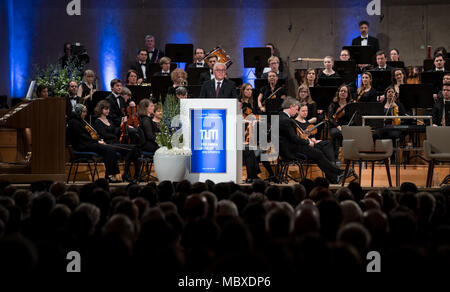 München, Deutschland. 12. April 2018. Deutsche Präsident Frank-Walter Steinmeier spricht bei einem Festakt zum 150-jährigen Jubiläum der Technischen Universität München (TUM). König Ludwig II. gegründet der Polytechnischen Schule München am 12. April 1868. Foto: Sven Hoppe/dpa Quelle: dpa Picture alliance/Alamy leben Nachrichten Stockfoto