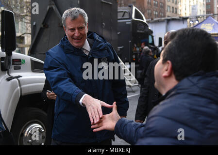 New York, USA. 11 Apr, 2018. Bürgermeister Bill De Blasio spricht am 32 BJ's SEIU Wohn- Vertrag Rallye am 11. April 2018 in New York. Credit: Erik Pendzich/Alamy leben Nachrichten Stockfoto