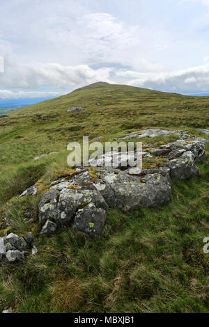 Gipfel Cairn auf Carrock fiel, Mosedale Tal, Nationalpark Lake District, Cumbria, England, UK Carrock fiel ist einer der 214 Wainwright Fells. Stockfoto