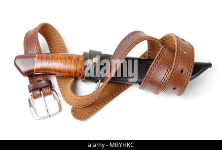 Jagdmesser mit Gurt auf weißem Hintergrund Stockfoto