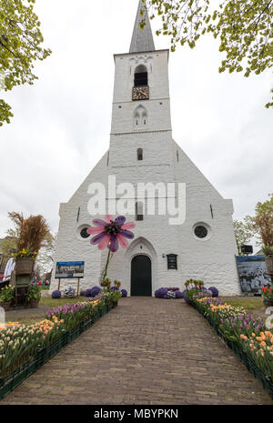 Noordwijkerhout, Niederlande - 21 April, 2017: Floristische Dekorationen an der traditionellen Blumen parade Bloemencorso von Noordwijk zu Haarlem in Th Stockfoto