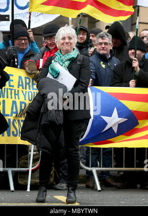 Ehemalige katalanische Minister Professor Clara Ponsati, die Auslieferung nach Spanien, ausserhalb von Edinburgh Sheriff Court nach einer Auslieferung zu hören. Stockfoto