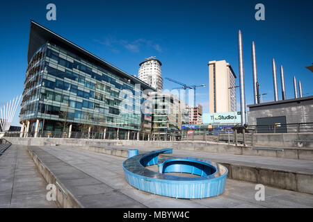 Sonniger Frühlingstag an MediaCityUK in Salford Quays, Manchester England England Stockfoto