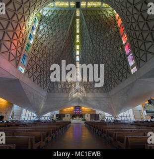 San Francisco, Kalifornien - 7. April 2018: Innenraum der Kathedrale der Heiligen Maria der Himmelfahrt. Stockfoto