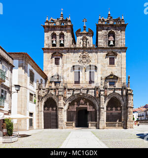 BRAGA, PORTUGAL - 11. Juli: Die Kathedrale von Braga (Se de Braga) ist eine der wichtigsten Sehenswürdigkeiten in Braga, Portugal am 11. Juli 2014 in Braga, P Stockfoto