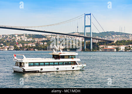 Die Bosporus-brücke ist einer von zwei suspension Brücken über den Bosporus, also zwischen Europa und Asien, Istanbul Stockfoto