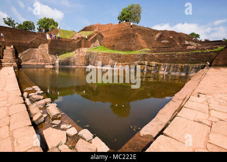 Horizontale Ansicht des zentralen Baden Pool oben Sigiriya oder Lions Rock in Sri Lanka. Stockfoto