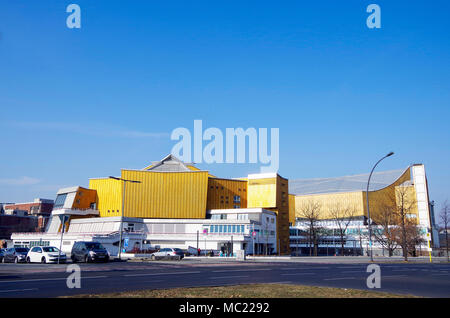 Die Berliner Philharmonie, die Heimat der Berliner Philharmoniker, der Architekt Hans Scharoun, der ganze Komplex aus der SW Stockfoto