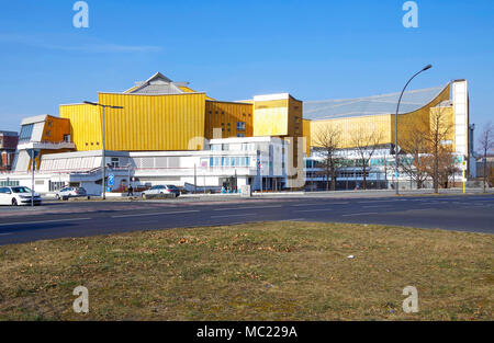 Die Berliner Philharmonie, die Heimat der Berliner Philharmoniker, der Architekt Hans Scharoun, der ganze Komplex aus der SW Stockfoto