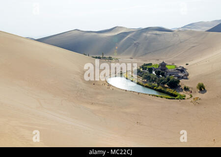 Crescent Moon Lake in der Nähe von Dunhuang, Provinz Gansu, China. Stockfoto