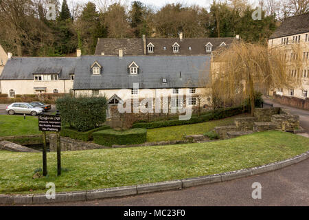 Der longfords Mühlengebäude in Nailsworth, Gloucestershire, UK. Ehemalige Mühle Gebäude sind jetzt zu Luxus Wohnungen, Häuser oder Wohnungen umgewandelt. Stockfoto