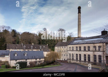 Der longfords Mühlengebäude in Nailsworth, Gloucestershire, UK. Ehemalige Mühle Gebäude sind jetzt zu Luxus Wohnungen, Häuser oder Wohnungen umgewandelt. Stockfoto