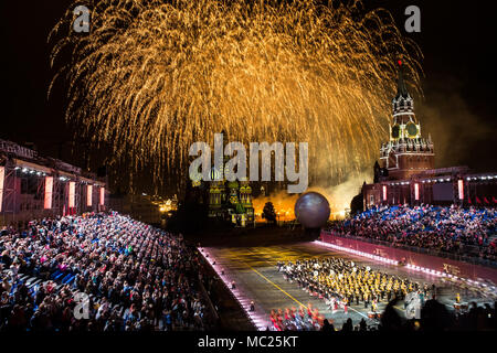 Feuerwerk pyrotechnische Show auf International Military Tattoo Music Festival "Spasskaja Turm" in Moskau, Russland Stockfoto