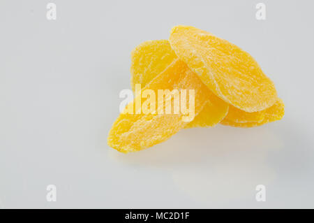 Getrocknete Mango Slices auf dem Hintergrund Stockfoto