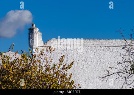 Sentry Box in Crato Burgruinen in Crato, Portugal. Im Kampf zerstört. Die Johanniter Kreuzritter Ritter alias Malta um gehörte. Stockfoto