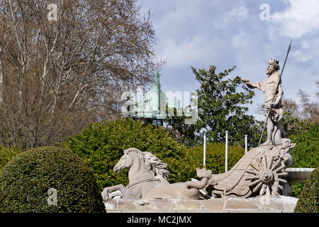 Brunnen von Neptun, dem Römischen Gott des Meeres, Feier Punkt für Fans von Atletico Madrid Football Club, in Madrid, Spanien Stockfoto