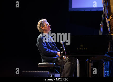 Krakau, Polen - 8. Mai 2017: Chick Corea Trio live auf der Bühne in Krakau, Polen. Chick Corea ist einer der Welt des Jazz Giants, eine wahre Legende von t Stockfoto