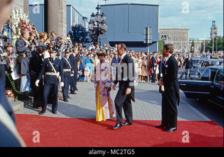 Harald Prinz und Prinzessin Sonja von Norwegen zu Gast bei König Carl XVI. Gustaf von Schweden bei der Hochzeit mit Silvia Sommerlath in Stockholm, Schweden 1976. Harald Prinz und Prinzessin Sonja von Norwegen als Gäste, wenn König Carl XVI Gustaf von Schweden heiratet die deutsche Silvia Sommerlath in Stockholm, Schweden 1976. Stockfoto