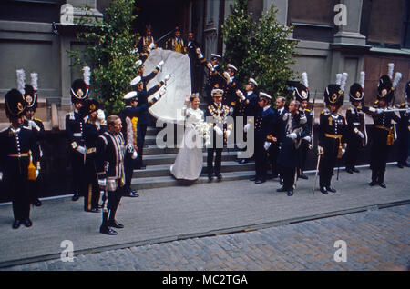 König Carl XVI. Gustaf von Schweden bei der Hochzeit mit Silvia Sommerlath in Stockholm, Schweden 1976. König Carl XVI Gustaf von Schweden heiratet die deutsche Silvia Sommerlath in Stockholm, Schweden 1976. Stockfoto