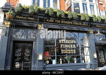 Die Bischöfe Finger pub außen W Smithfield in der City von London EC1 England UK KATHY DEWITT Stockfoto