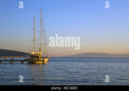 Schiffe, Abend, am Meer, Bodrum, Mugla, Türkei Stockfoto