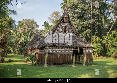 Haus Tambaran (Geist Haus oder Haus der Männer) von Kanganaman Dorf, East Sepik Provinz, Papua Neu Guinea Stockfoto