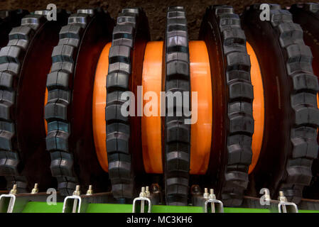 Rolle des Feldhäckslers schließen Stockfoto