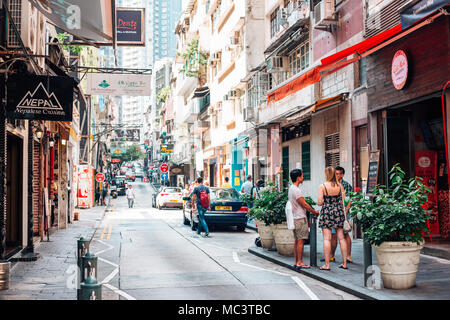 Hongkong - September 13, 2015: Soho Street und touristische Menschen Stockfoto