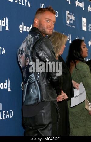 Beverly Hills, CA. 12 Apr, 2018. August Getty bei der Ankunft für 29. jährlichen GLAAD Media Awards, The Beverly Hilton, Beverly Hills, CA April 12, 2018. Credit: Priscilla Grant/Everett Collection/Alamy leben Nachrichten Stockfoto