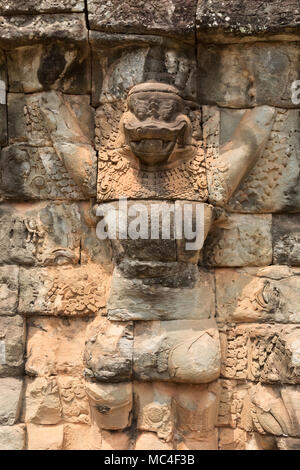 Nahaufnahme von Garuda carving, der Elefant Terrasse, Angkor Thom, Angkor, Kambodscha Asien Stockfoto